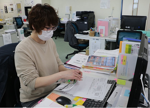 senior_4135_amzrBWwc_main