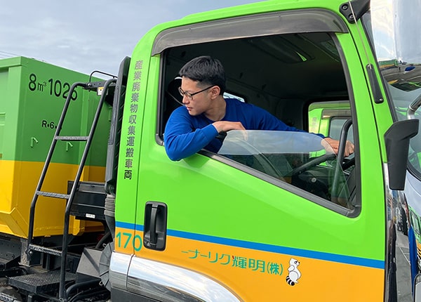 senior_4141_yE8wHTkz_main