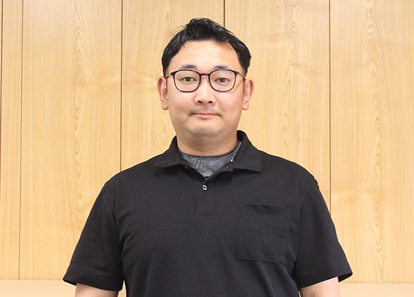 senior_4153_0w3ZDg0a_main