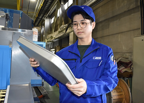 senior_4195_bBB4pT6Y_main