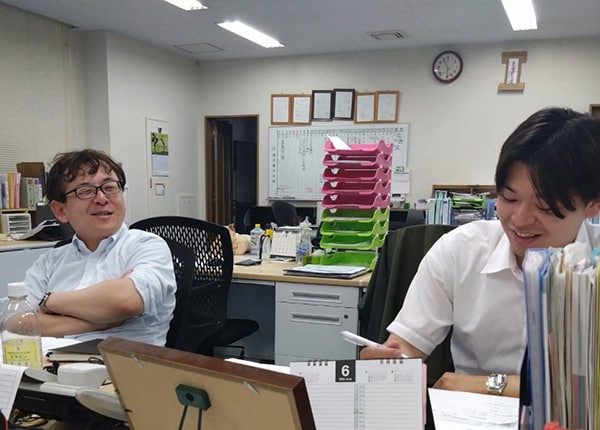 senior_4207_BlZ9oy61_main