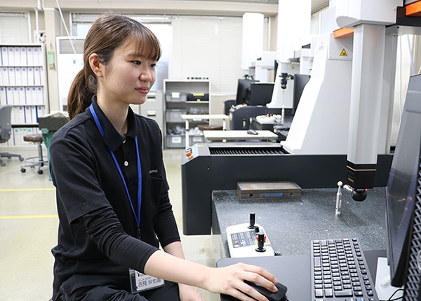 senior_4267_9IQxCktQ_main