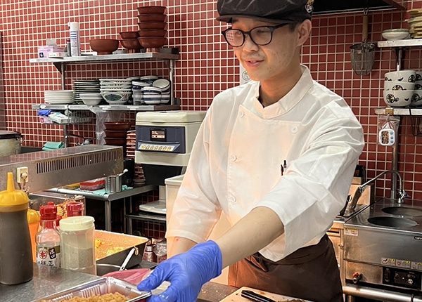 senior_4273_BwcOvthB_main