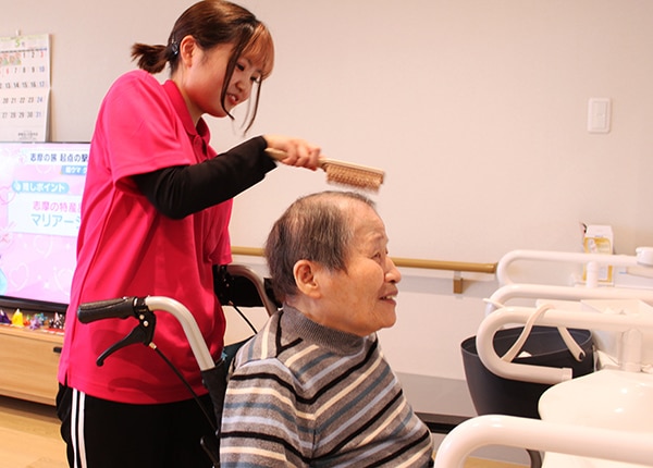 senior_4303_LF5amvPl_main