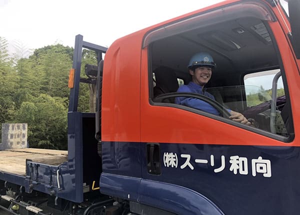 senior_4351_QXmcIdLo_main