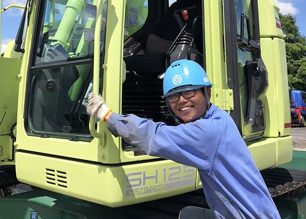 senior_4351_XXAjCLaY_main