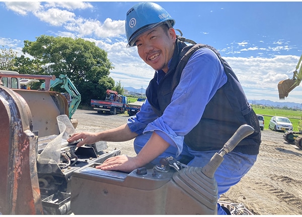 senior_4351_bgT514yb_main