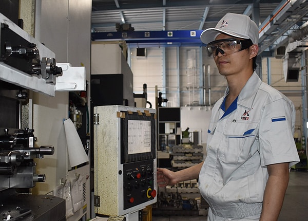 senior_4363_srLYVuSz_main