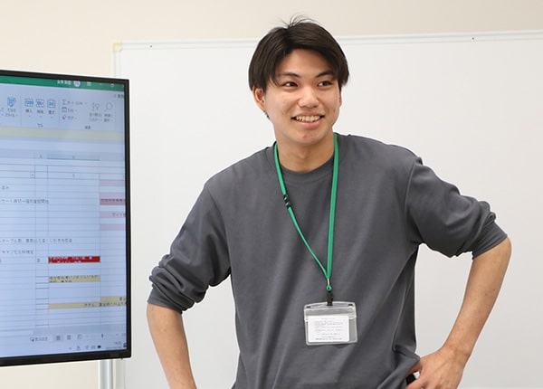 senior_4381_GSJIQQVx_main