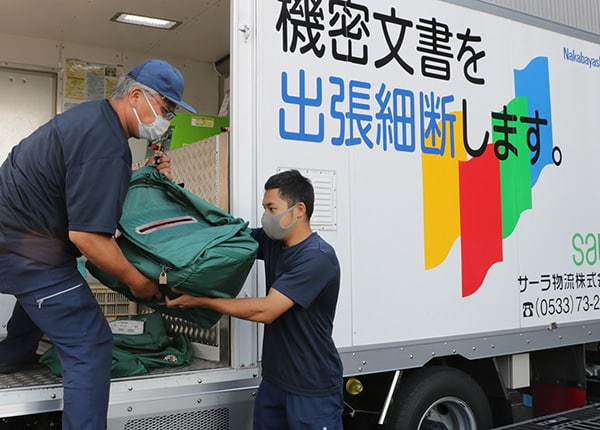 senior_4387_yrKMapzU_main