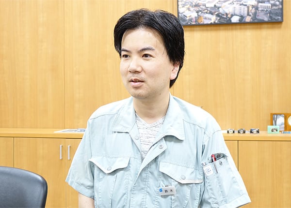 senior_4406_wKEbOhRv_main