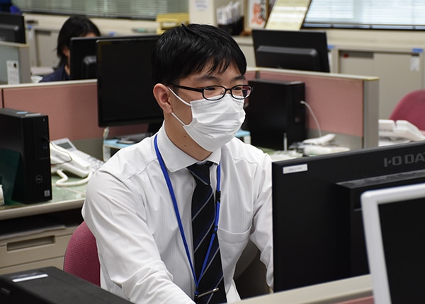 senior_4424_JEUUxUbf_main