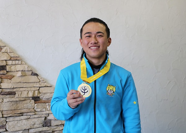 senior_4460_7lRPzktG_main