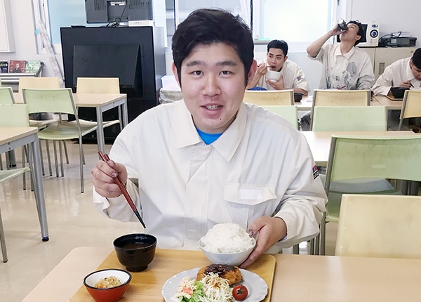 senior_4496_FQQJTt2k_main