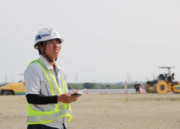 senior_4520_xDwdeyHR_main