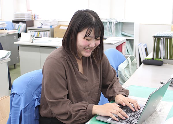 senior_4526_Rs382ADB_main