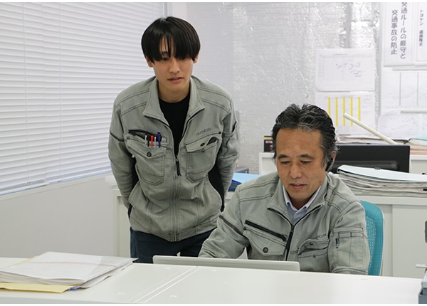 senior_4574_okDYTJQr_main