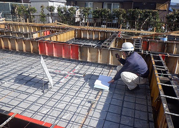 senior_4592_hcFNrvZ3_main