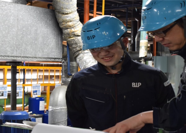 senior_4692_rK1WmGor_main