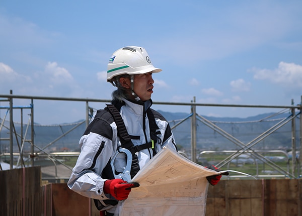 senior_4770_BMjjeB1U_main