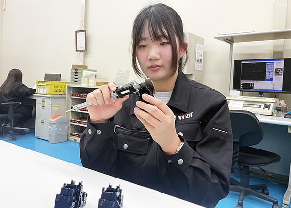 senior_4782_mlli1FBi_main