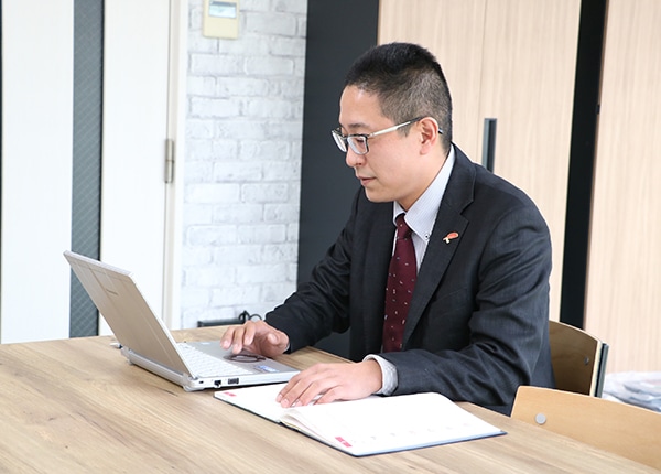 senior_4800_MlJphPNq_main