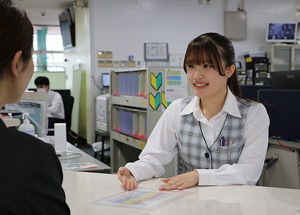 senior_4854_K49ECAMu_main