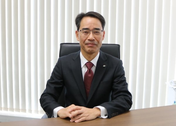 source_4366_interview_main