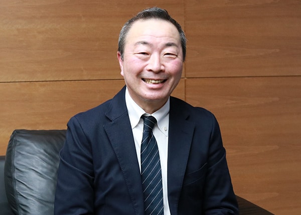 source_4372_interview_main