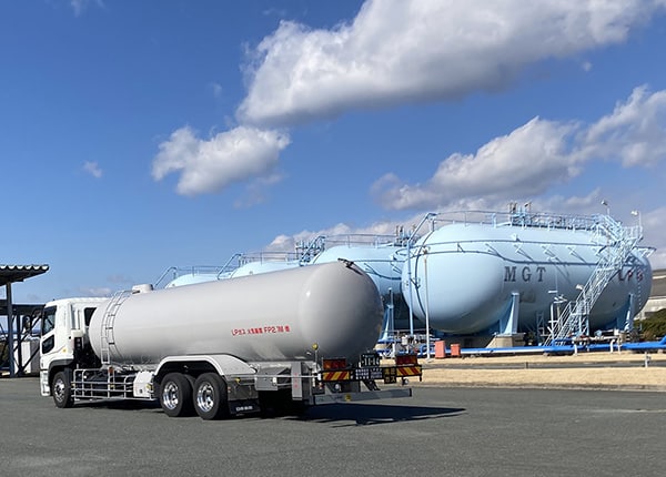 source_4384_business_main