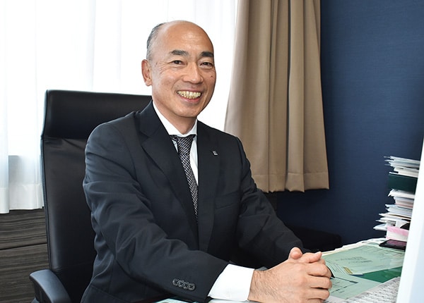 source_4463_interview_main