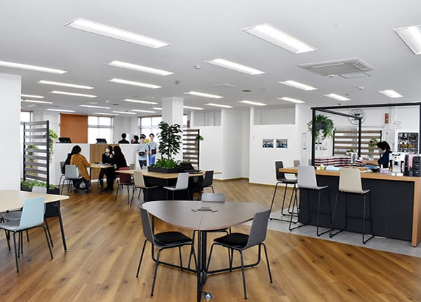 source_4779_business_main