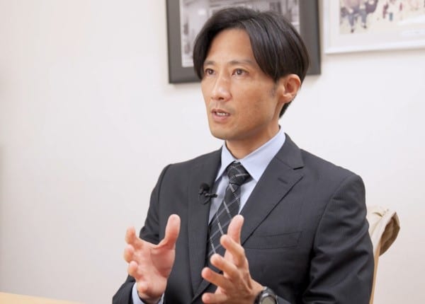 source_4827_interview_main