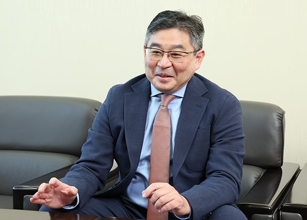 source_4851_interview_main