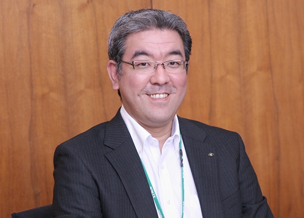 source_4870_interview_main