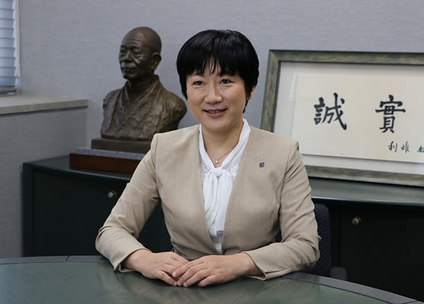 株式会社花田工務店 　代表取締役　花田麻未