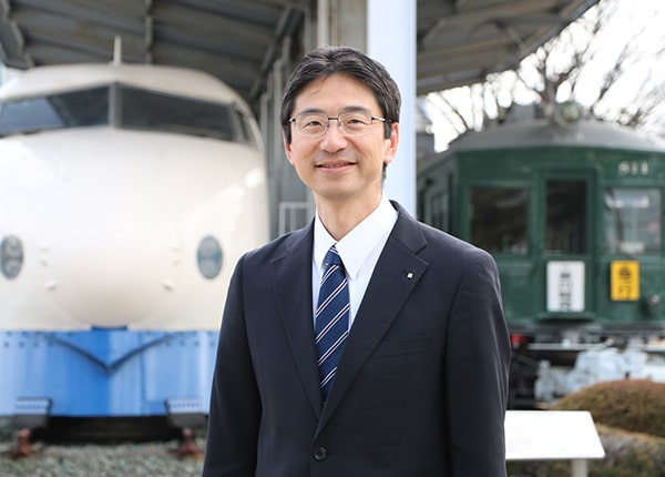 日本車輌製造株式会社 豊川製作所　 人事部長　渡邉恆平